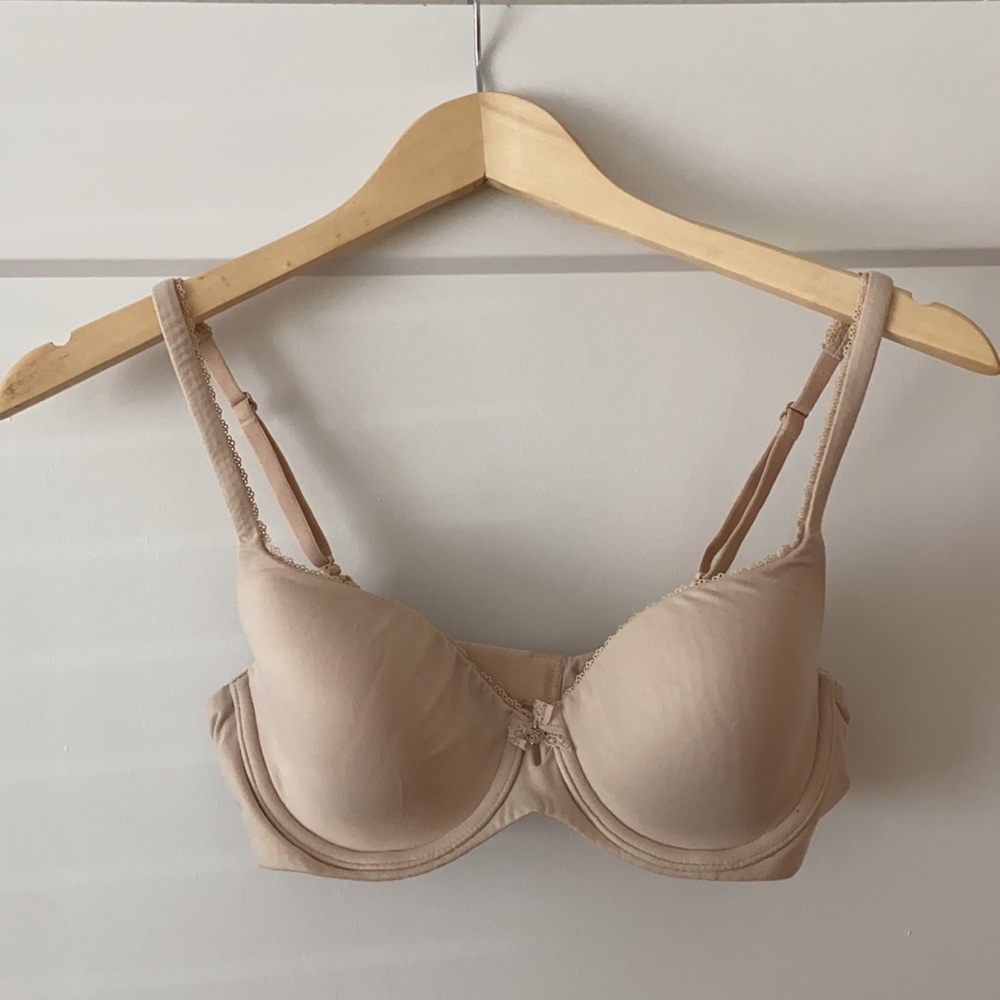 Victoria’s Secret Body By Victoria Lined Demi Bra